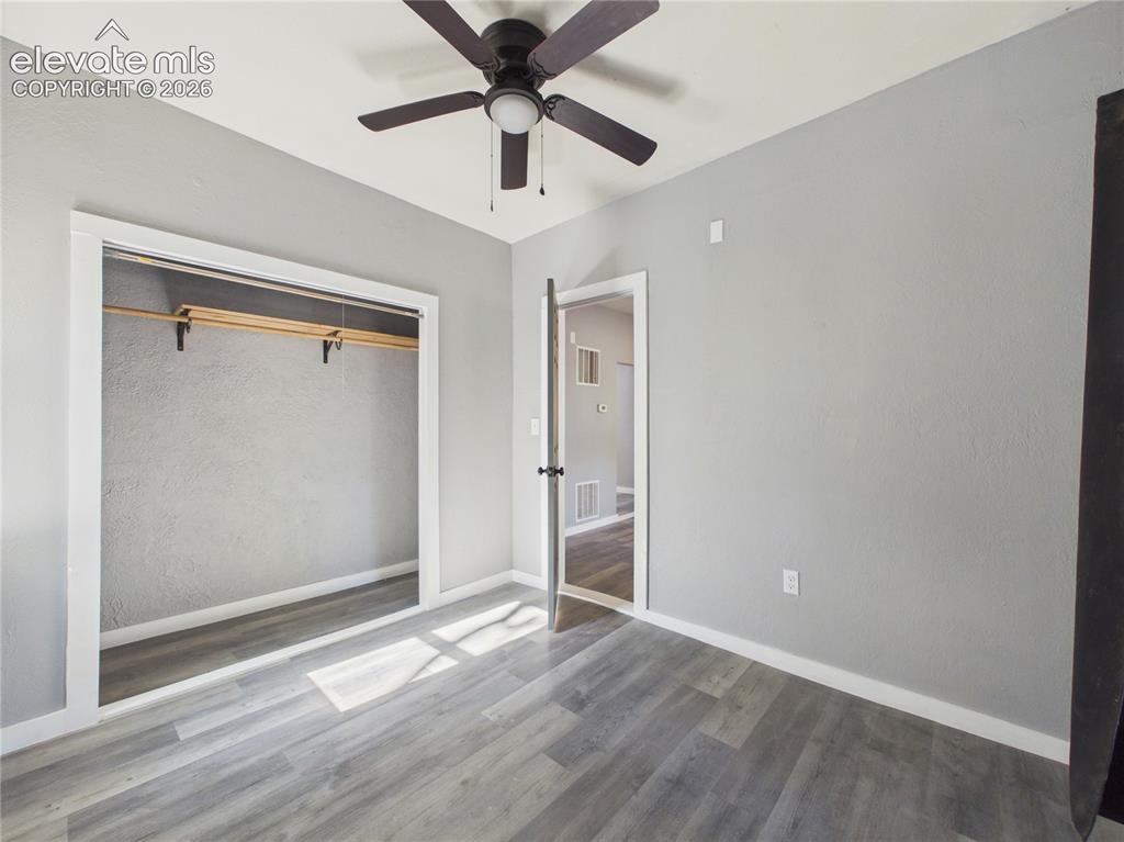 Image 9 of 26: Bedroom