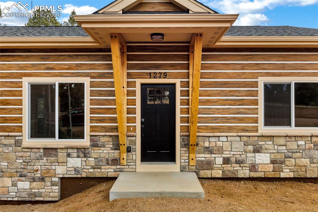 Image 4 of 41: Front of Structure