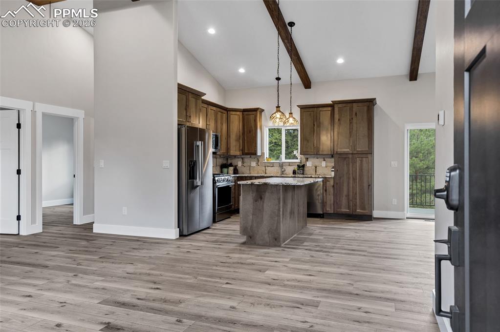 Image 6 of 41: Entry