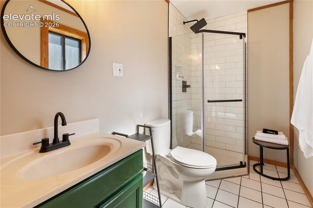 Image 10 of 25: Bathroom