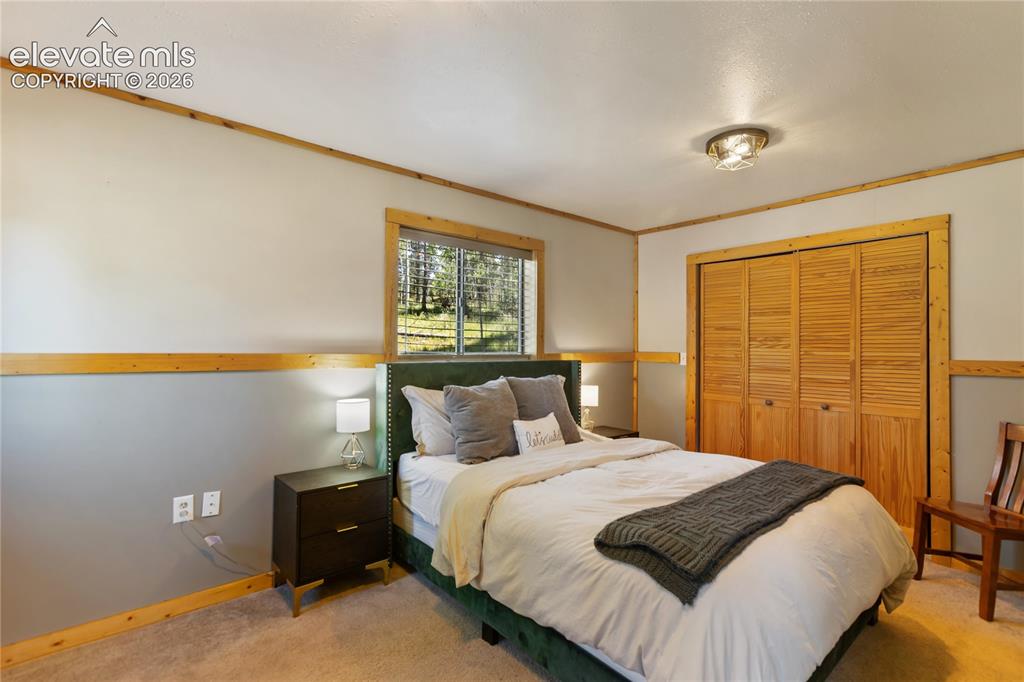 Image 13 of 25: Bedroom