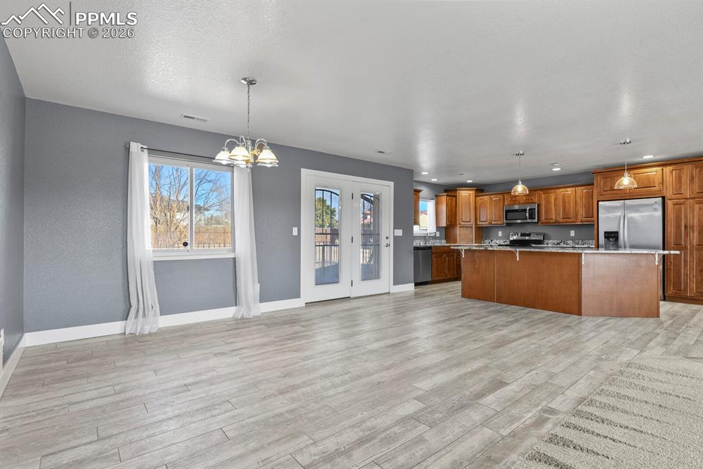 Image 10 of 37: Dining Room