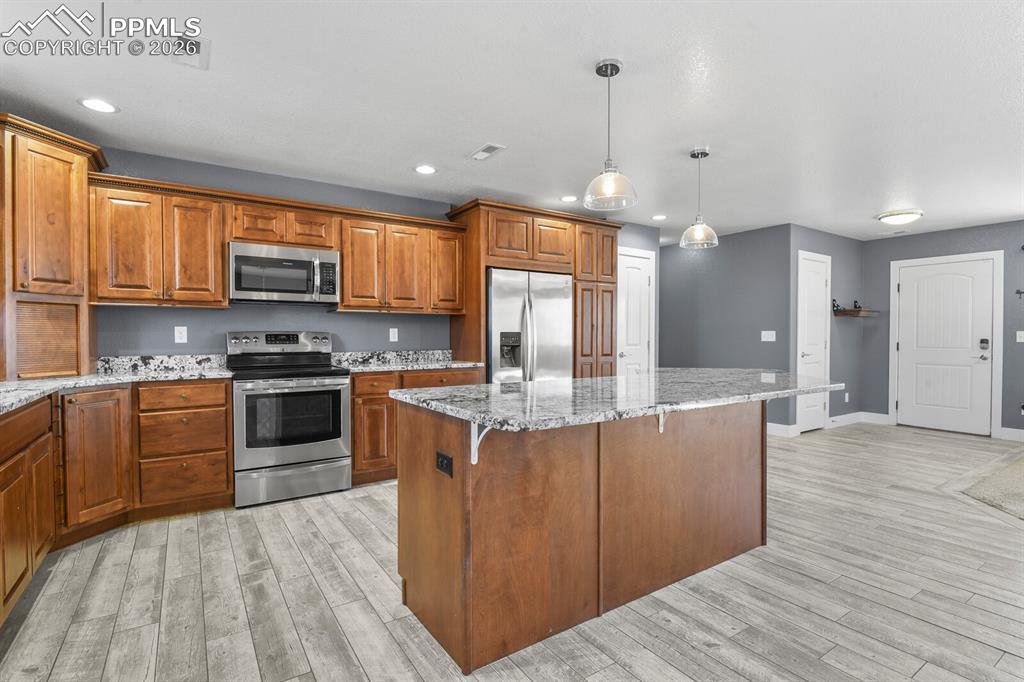 Image 13 of 37: Kitchen