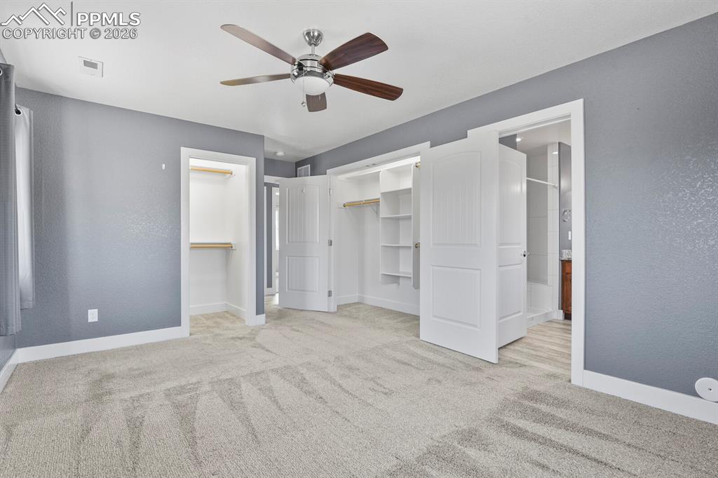 Image 19 of 37: Bedroom