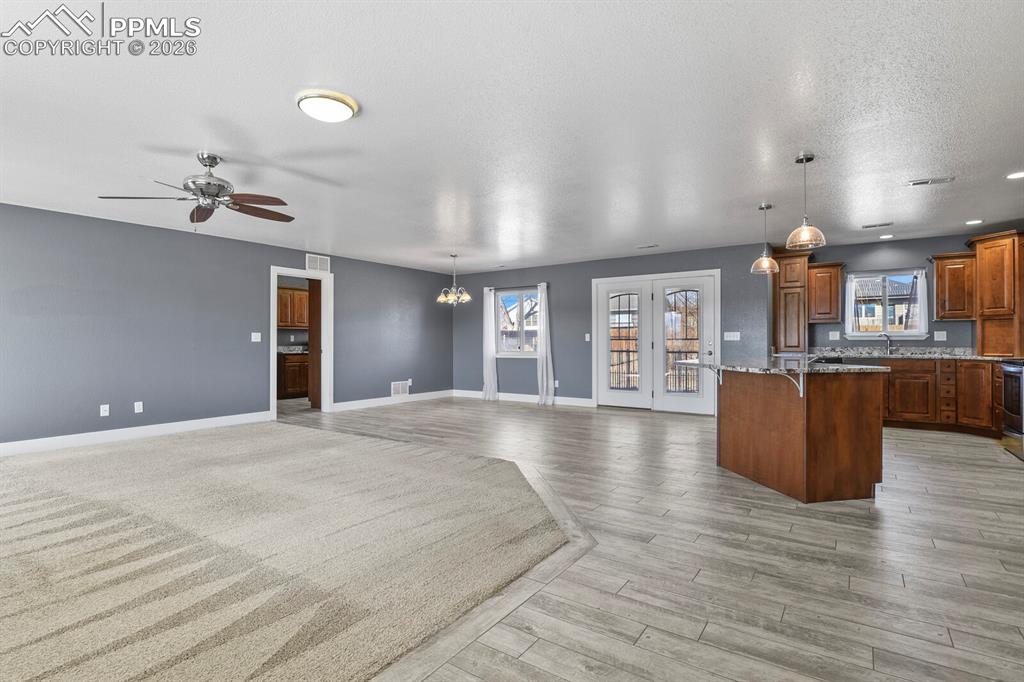 Image 7 of 37: Kitchen