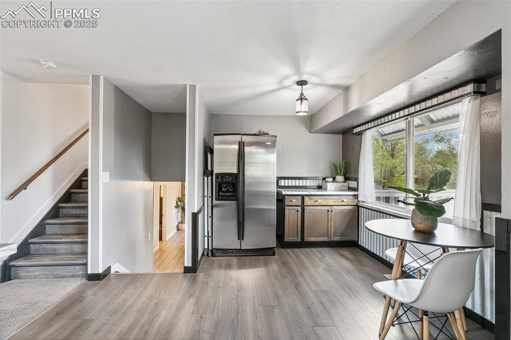 Image 10 of 32: Kitchen