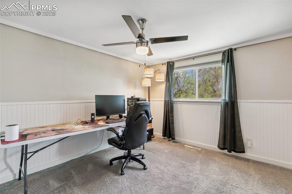 Image 16 of 32: Upstairs bedroom #2