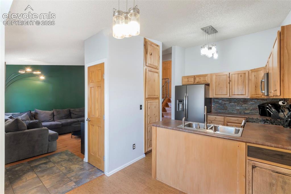 Image 10 of 36: Kitchen