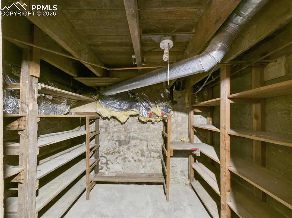 Image 24 of 33: Storage