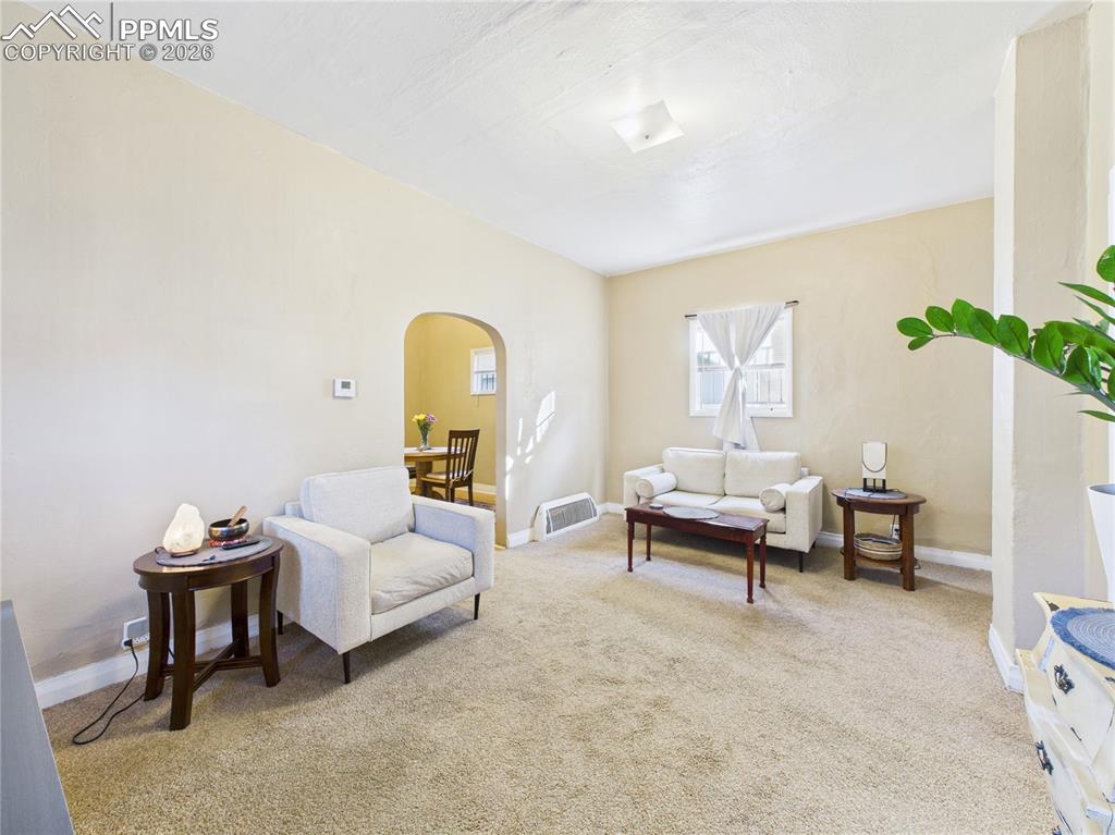 Image 4 of 33: Living Room