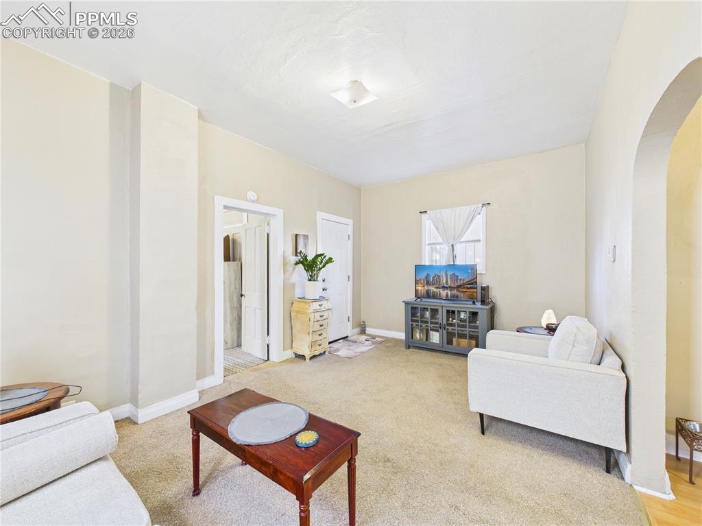 Image 6 of 33: Living Room