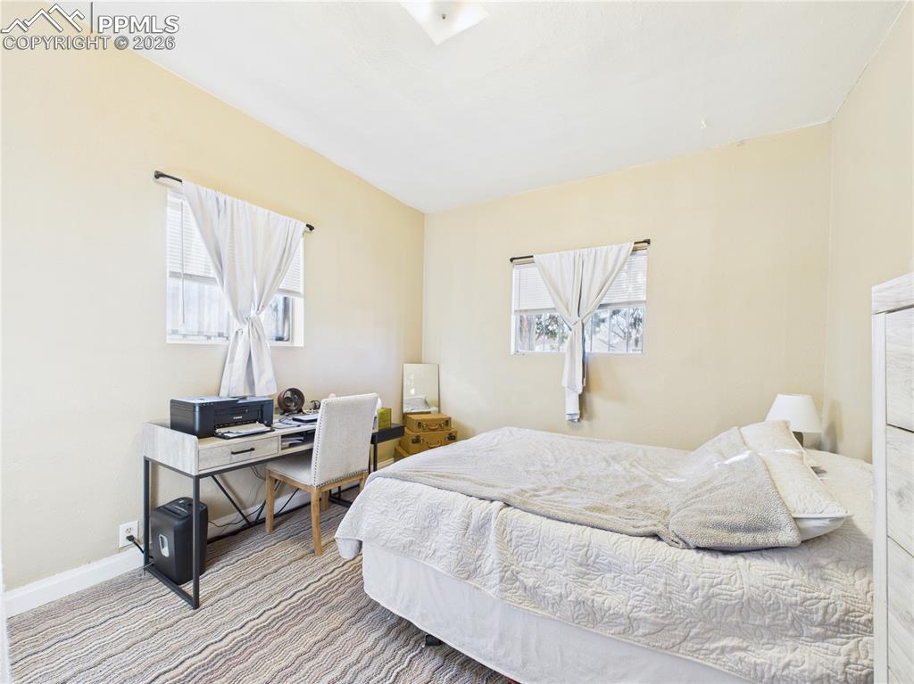 Image 8 of 33: Bedroom