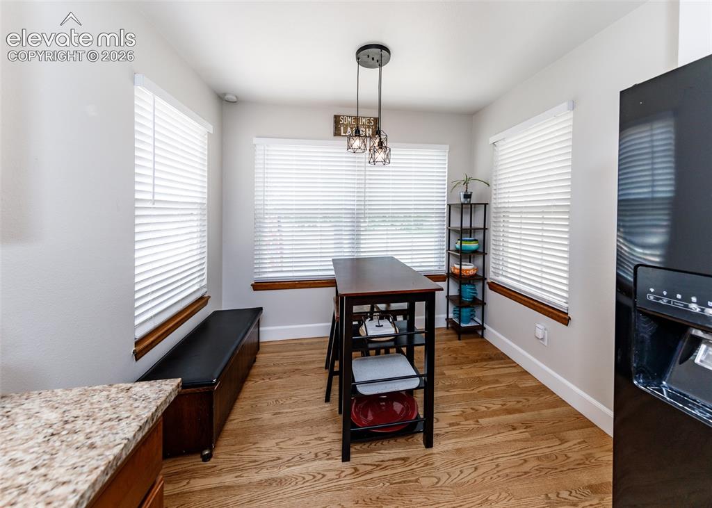 Image 11 of 48: Dining Area