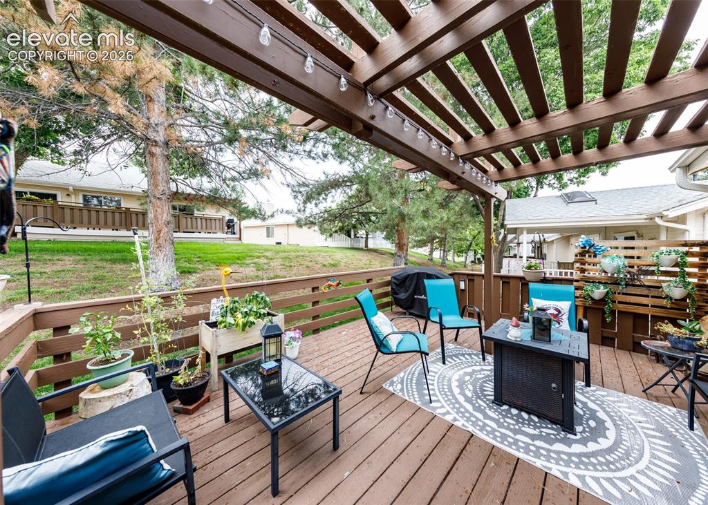 Image 20 of 48: Deck