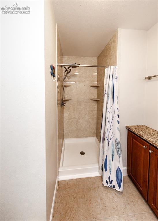 Image 31 of 48: Bathroom
