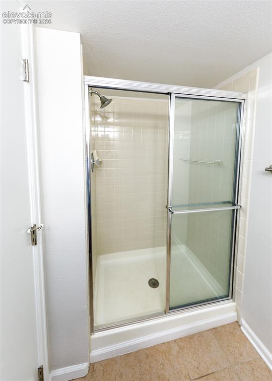 Image 42 of 48: Bathroom