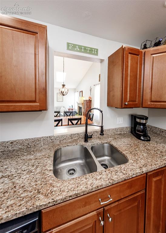 Image 7 of 48: Kitchen