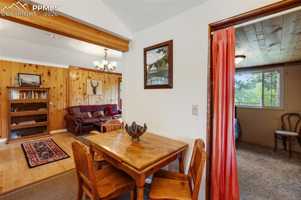 Image 17 of 34: Dining Area