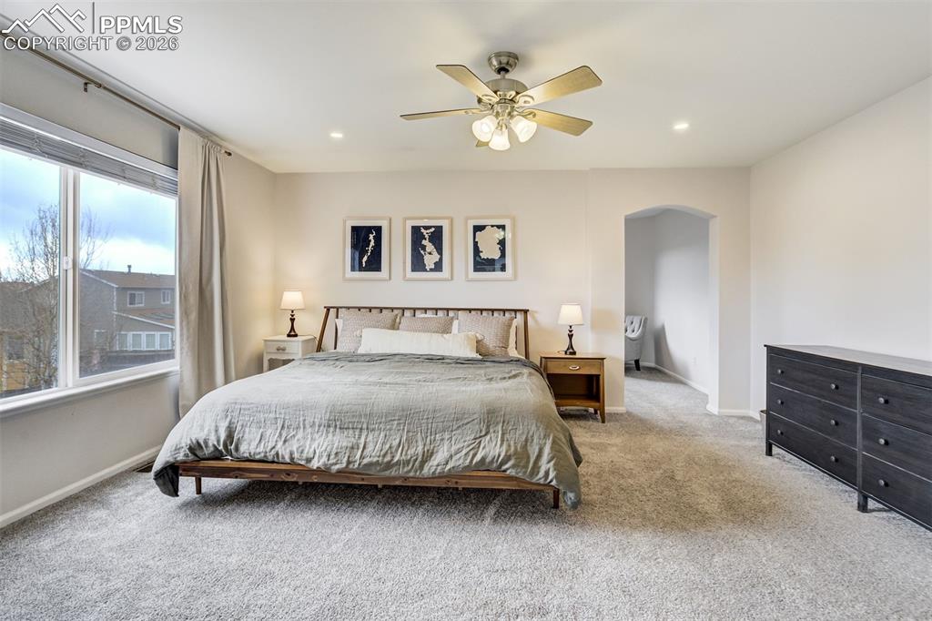 Image 22 of 49: Bedroom