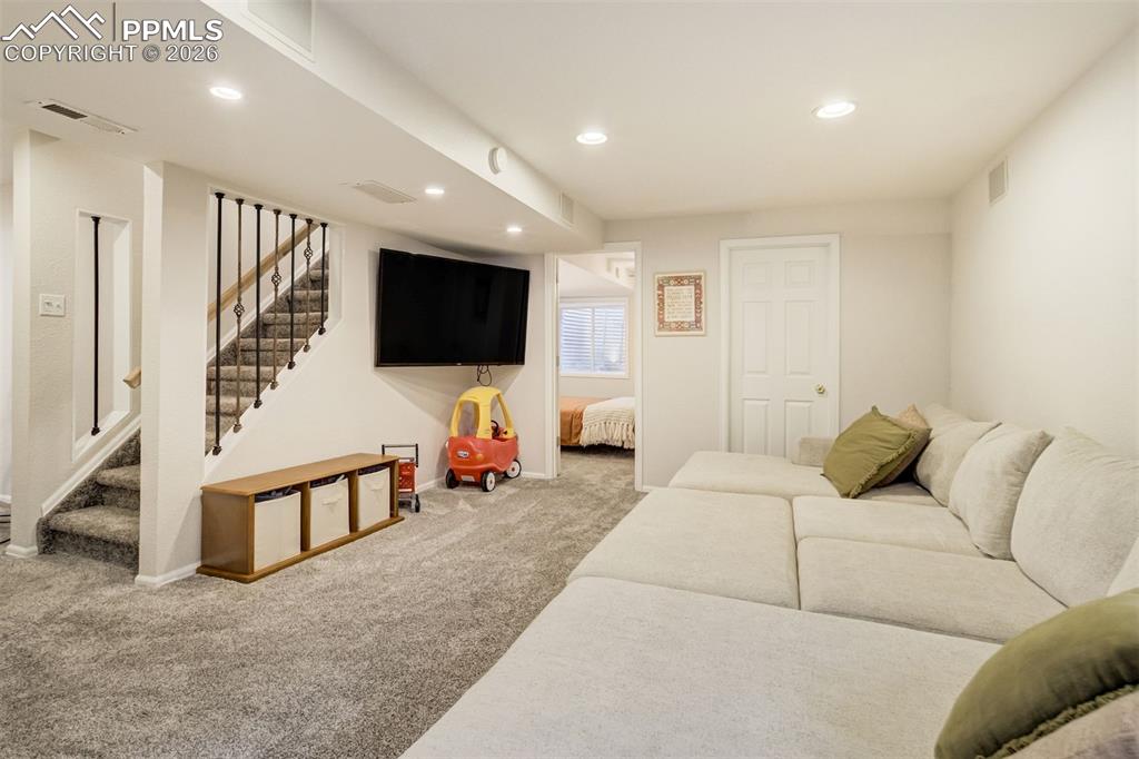 Image 33 of 49: Living Room