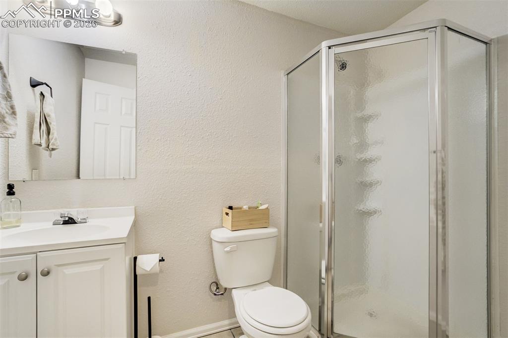 Image 37 of 49: Bathroom