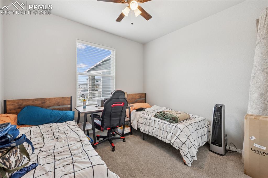 Image 16 of 30: Bedroom