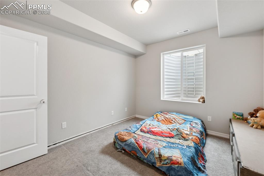 Image 24 of 30: Bedroom