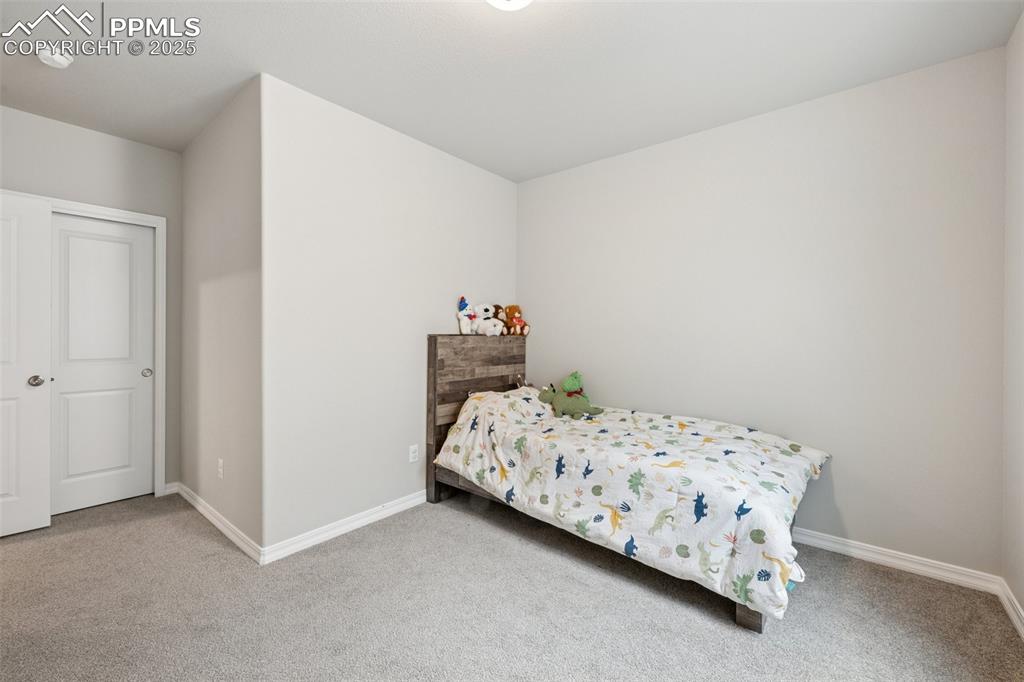 Image 26 of 30: Bedroom