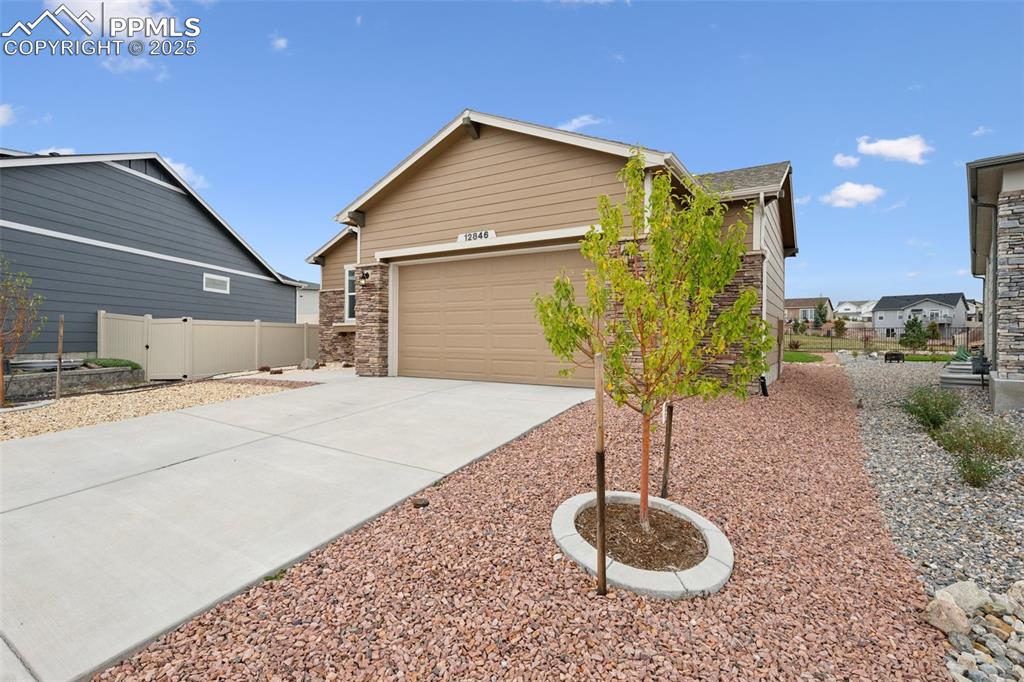 Image 4 of 30: Side of Structure