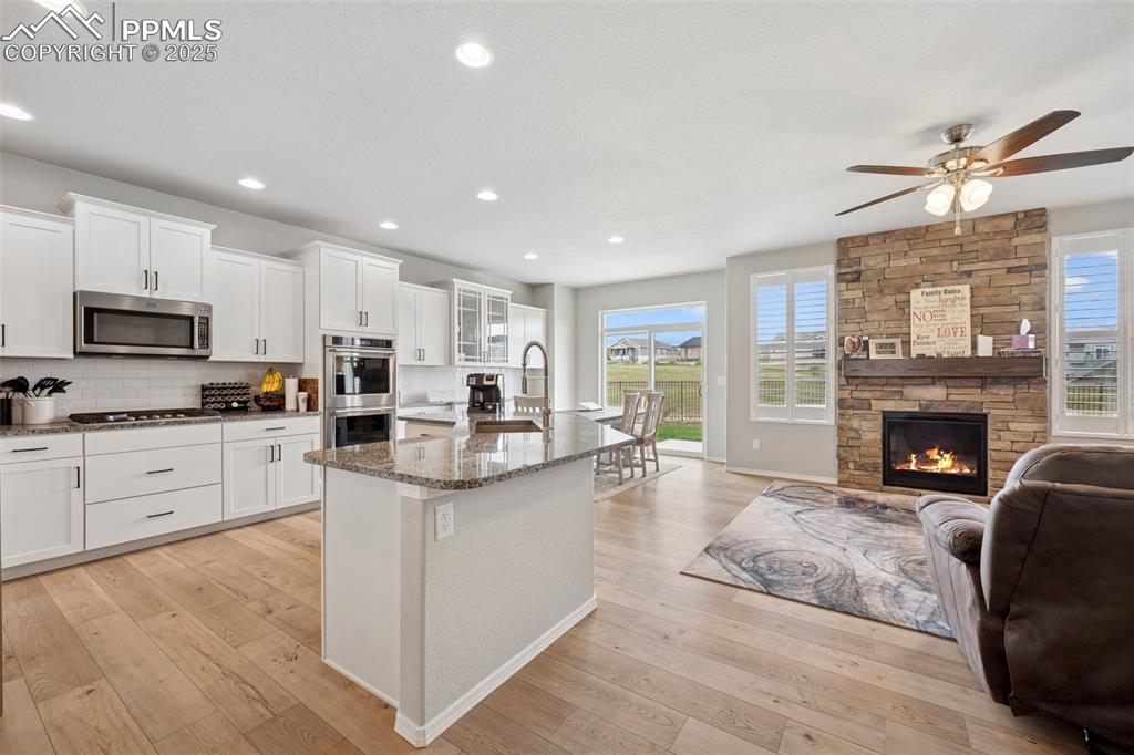 Image 5 of 30: Kitchen