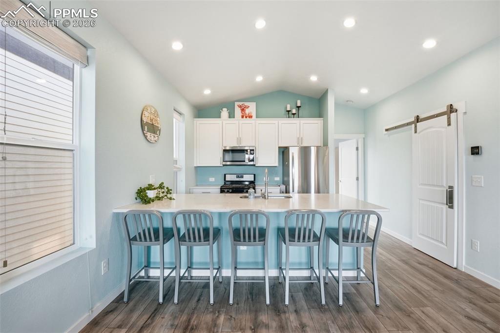 Image 14 of 33: Kitchen