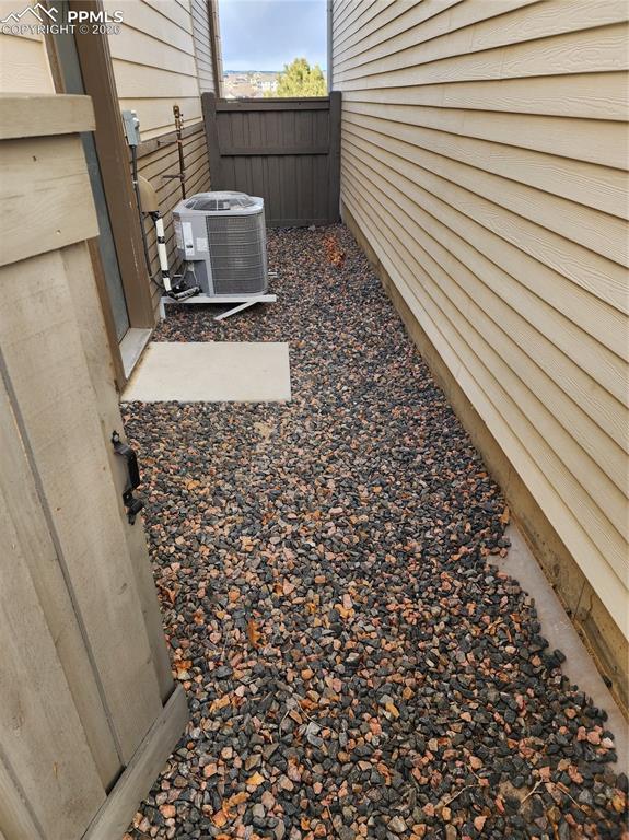 Image 31 of 33: Side fenced Yard