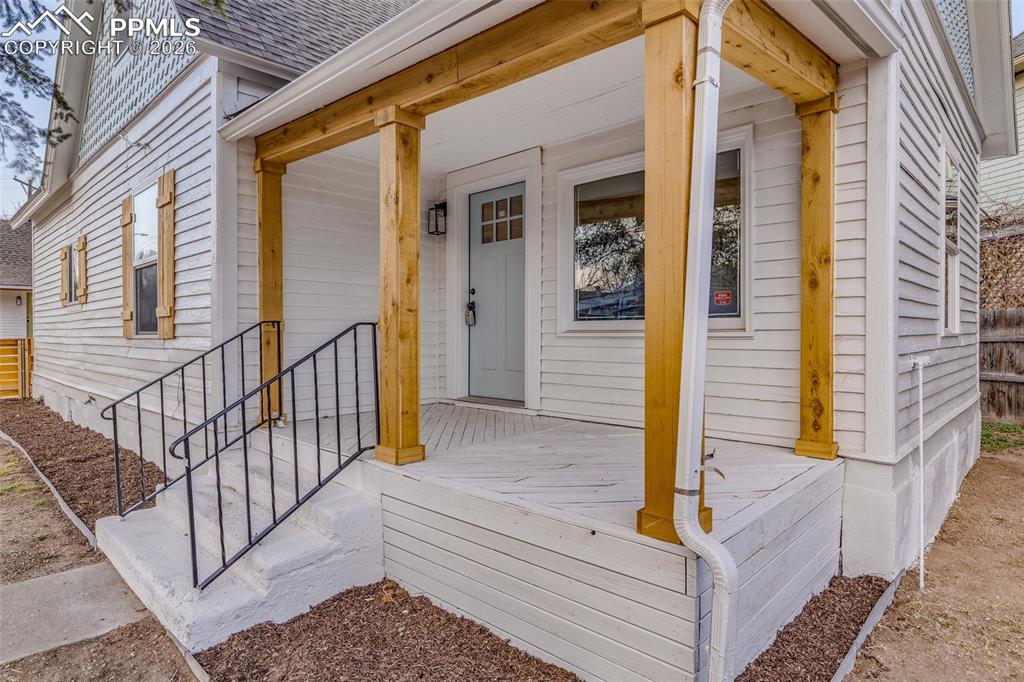 Image 1 of 27: Entry