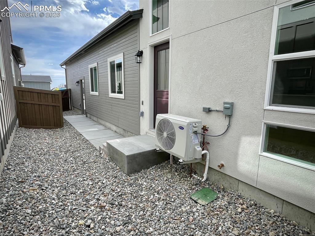 Image 19 of 20: No Description Available