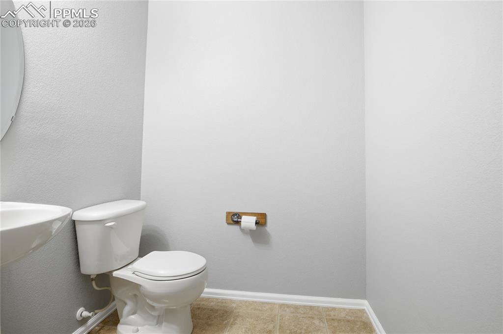 Image 16 of 42: Bathroom