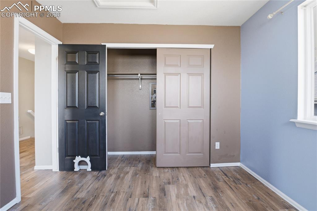 Image 21 of 42: Bedroom