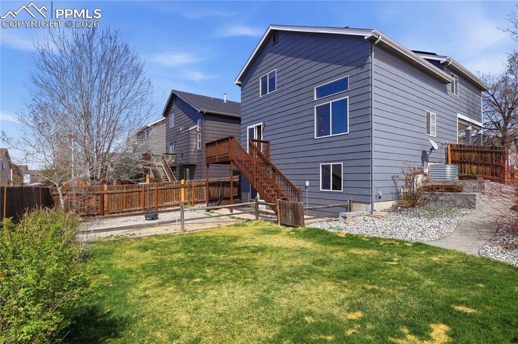 Image 38 of 42: Back of Structure