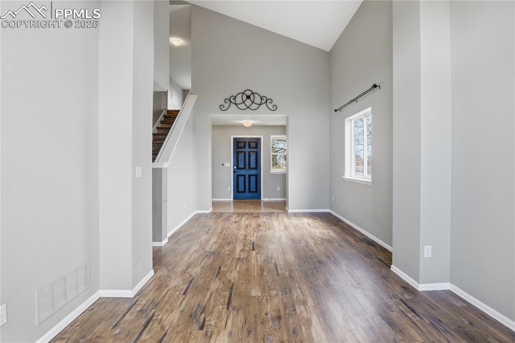 Image 6 of 42: Entry