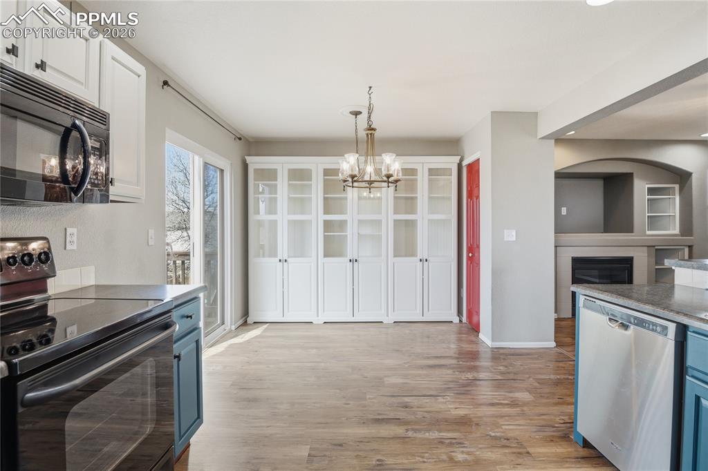 Image 8 of 42: Kitchen