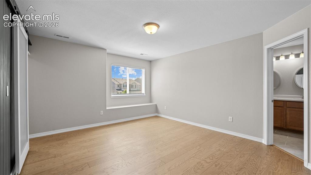 Image 19 of 38: Bedroom