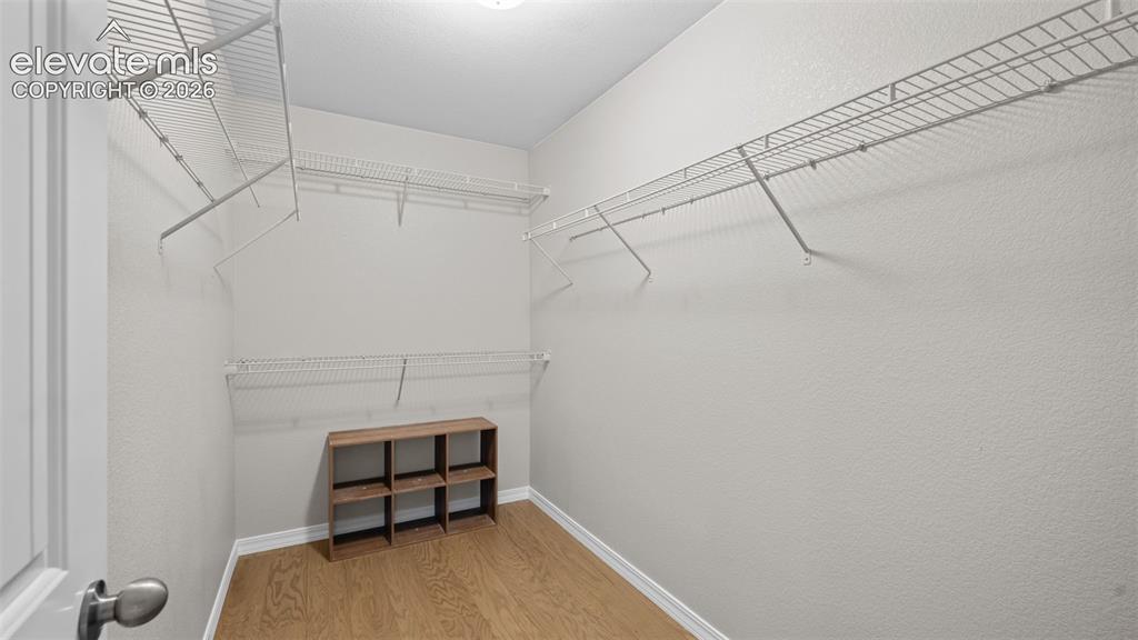 Image 25 of 38: Closet