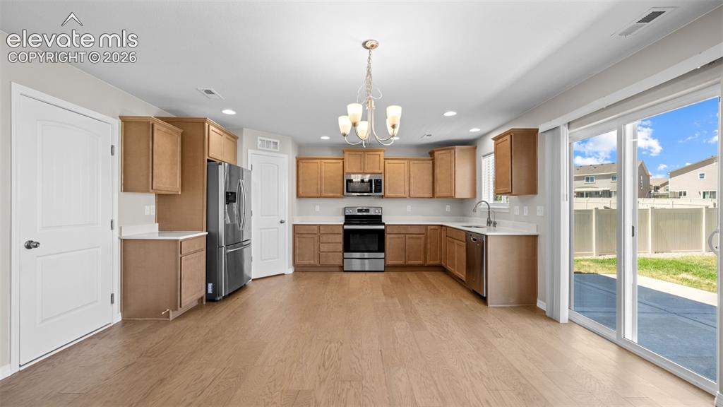 Image 9 of 38: Kitchen