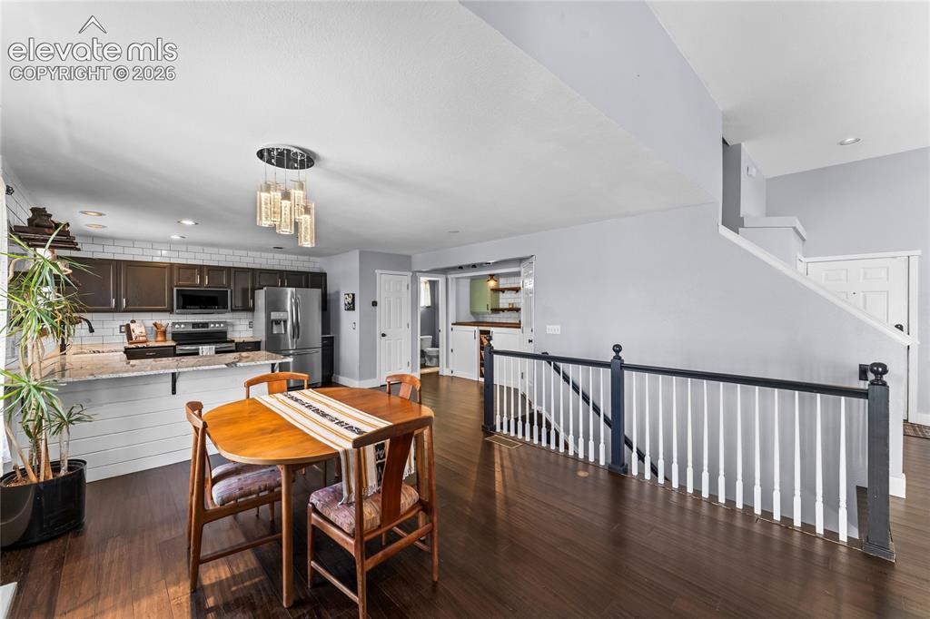 Image 7 of 41: Dining Area
