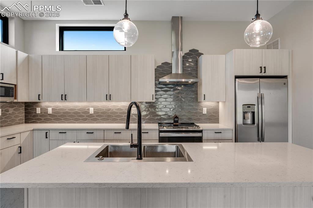 Image 2 of 45: Kitchen