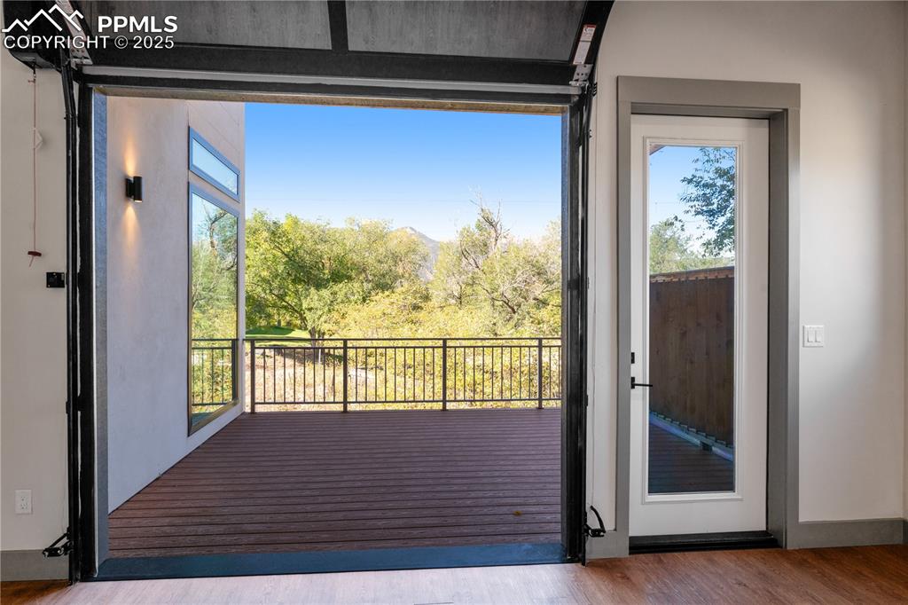 Image 7 of 45: Entry