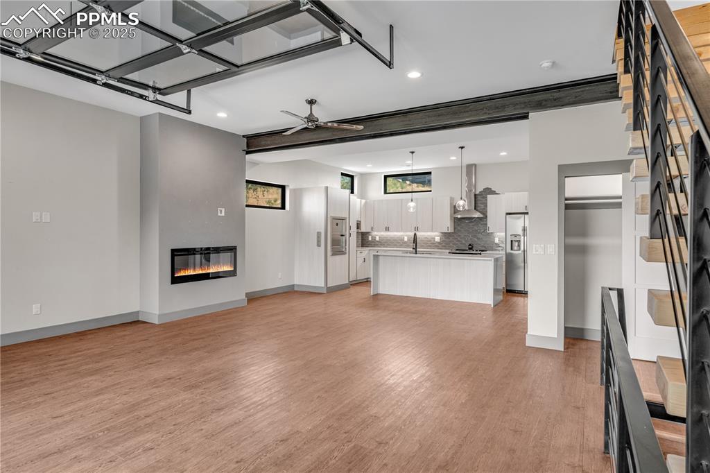 Image 9 of 45: Living Room