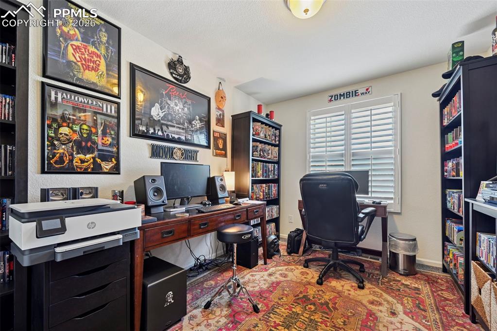 Image 13 of 35: Office