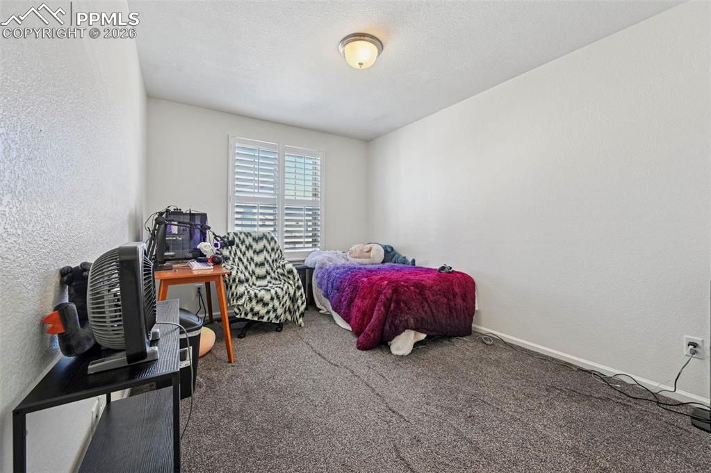 Image 14 of 35: Bedroom