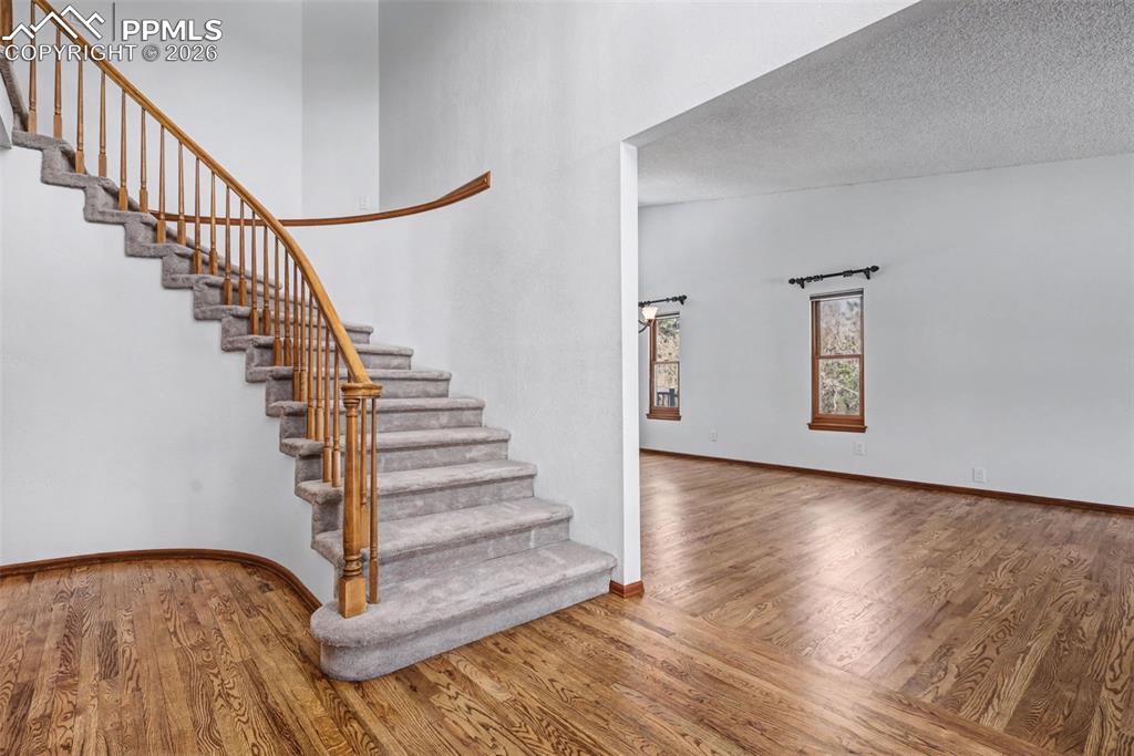 Image 6 of 42: Entrance Foyer