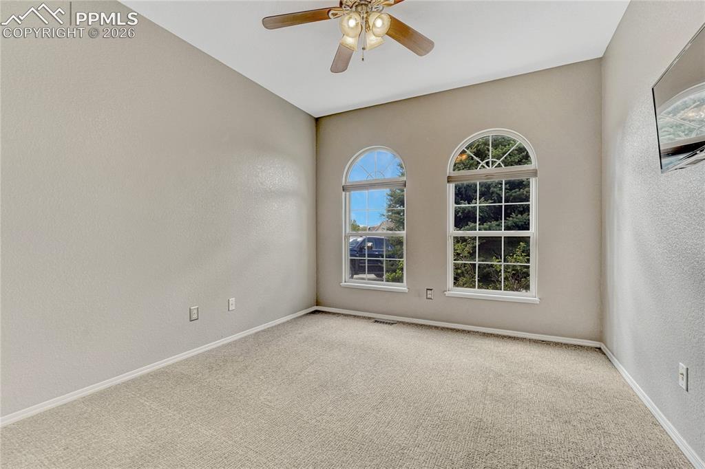 Image 16 of 49: Bedroom